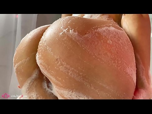 ❤️ Bruneta își masturbează păsărica cu un vibrator până la orgasm intens în duș ❤ at ro.classicmebel21.ru