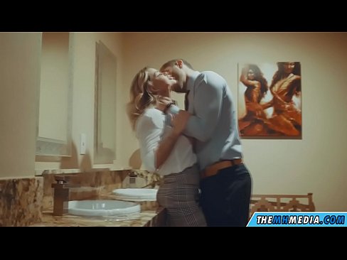 ❤️ Când o blondă cu sânii mari te seduce într-o toaletă publică ❤ at ro.classicmebel21.ru